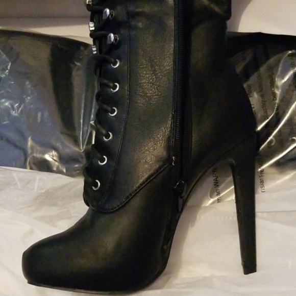 WOMENS LUXE BY JUSTFAB NEW HEELS BOOTS 6.5 - Picture 3 of 7